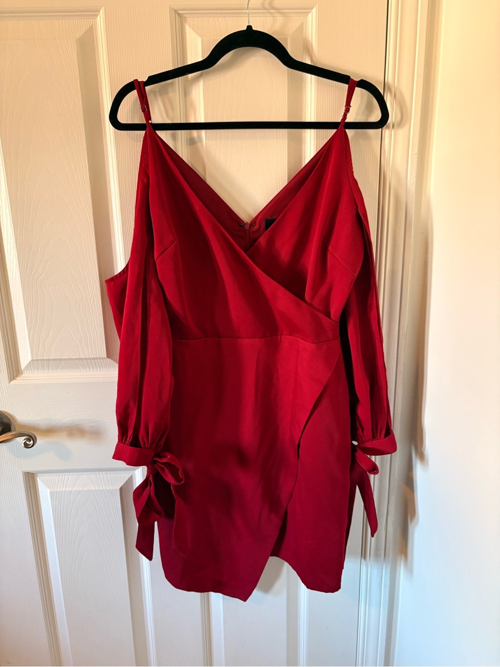 Adelyn Rae Red Cold-Shoulder Mini Dress - Picture 2 of 4